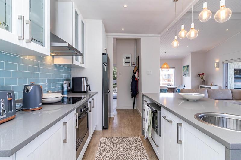 4 Bedroom Property for Sale in Sandbaai Western Cape